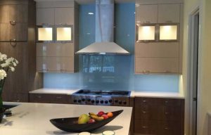 کابینت شیشه ای