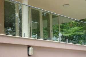 بالکن شیشه ای