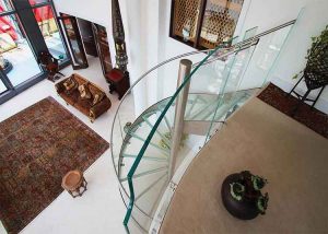 تولید شیشه خم