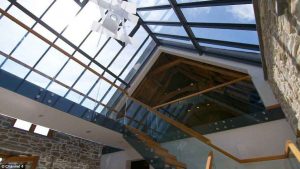 سقف شیشه ای