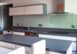 شرکت شیشه رنگی