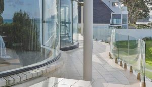 شیشه خم لمینت