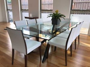 شیشه روی میز ناهارخوری