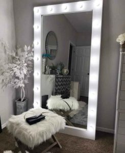 آینه قدی لامپ دار