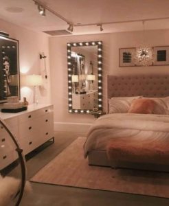 آینه قدی لامپ دار