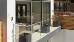 بالکن شیشه ای