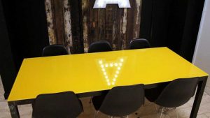 شیشه رنگی لاکوبل