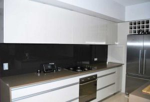 شیشه سکوریت بین کابینتی