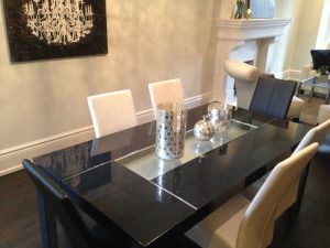 شیشه روی میز