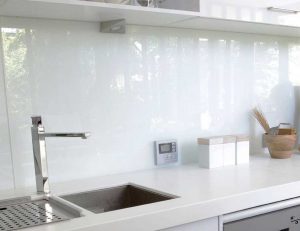 شیشه بین کابینتی