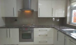 شیشه بین کابینتی طوسی