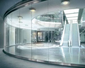 شیشه قوس دار