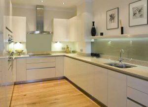 شیشه بین کابینتی