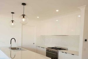 شیشه بین کابینتی