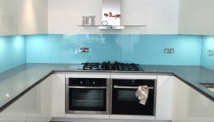 شیشه بین کابینتی