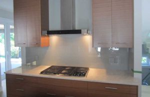 شیشه رنگی لاکوبل