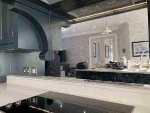 آینه آنتیک طرح دار