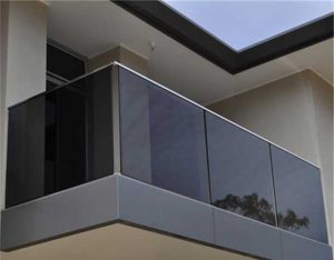 شیشه خم نرده