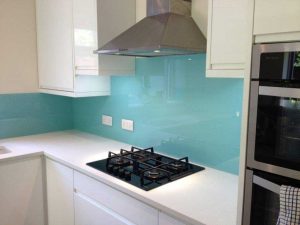 شیشه رنگی دیوارپوش