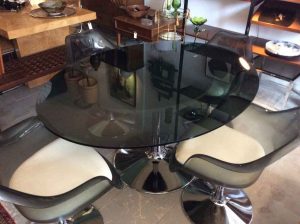 شیشه رومیزی دودی