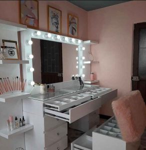 آینه دور چراغ دار