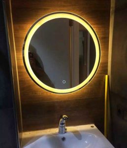 آینه گرد دیواری