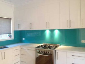 شیشه بین کابینتی