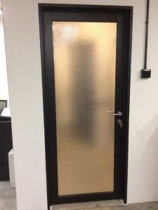 درب آلومینیومی دستشویی