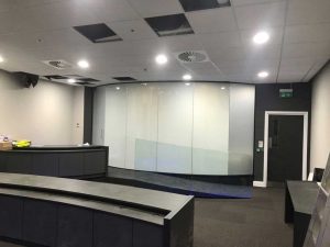 شیشه خم لمینت