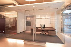 اتاقک شیشه ای