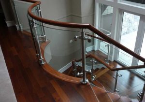 بالکن شیشه ای