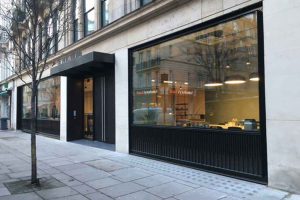 قیمت شیشه خم لمینت