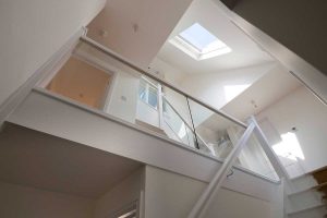 نرده شیشه ای راه پله