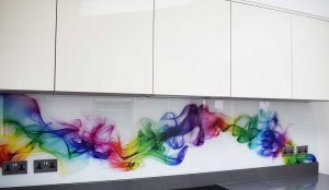 شیشه روی کابینت