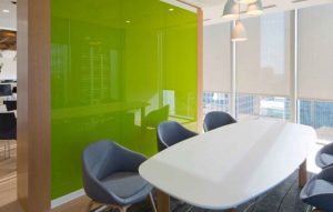 وایت برد شیشه ای رنگی