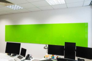 تحته وایت برد شیشه ای