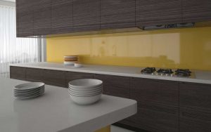 شیشه رنگی بین کابینت