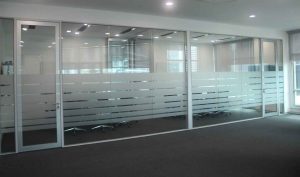 کارخانه شیشه کریستال