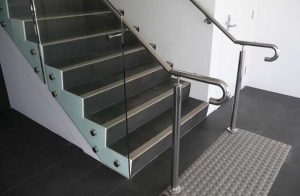 نرده شیشه ای راه پله