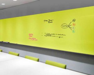 وایت برد شیشه ای رنگی