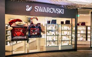 ویترین شیشه ای