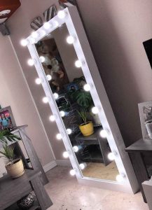 آینه دیواری