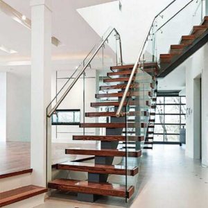 پله شیشه ای