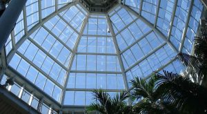 گنبد شیشه ای