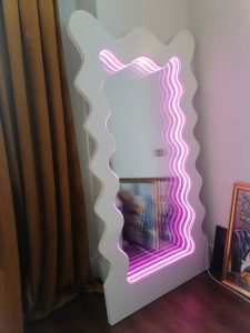 آینه پایه دار