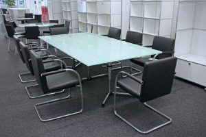 میز تحریر شیشه ای