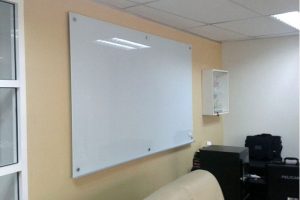 وایت برد شیشه ای