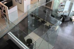 پارتیشن شیشه ای رنگی