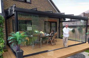 اتاقک شیشه ای