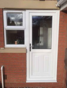 درب شیشه ای